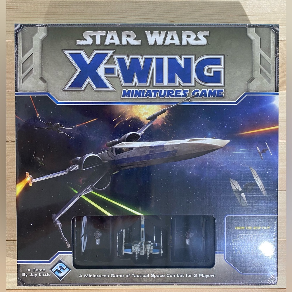 FANTASY FLIGHT GAMES - STAR WARS: X-WING Force Awakens - Miniatures game